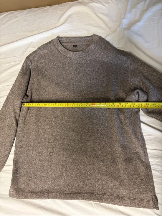 Uniqlo Long Sleeve Sweater Medium - Picture 2 of 5